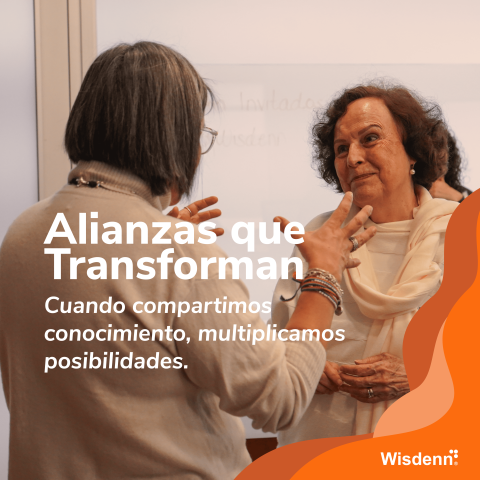 Alianza profesional entre colegas en un entorno laboral colaborativo